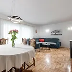 Sea Breeze Apartment