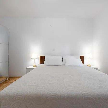 Sea Breeze Apartment