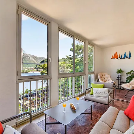 Apartment Sea Breeze *