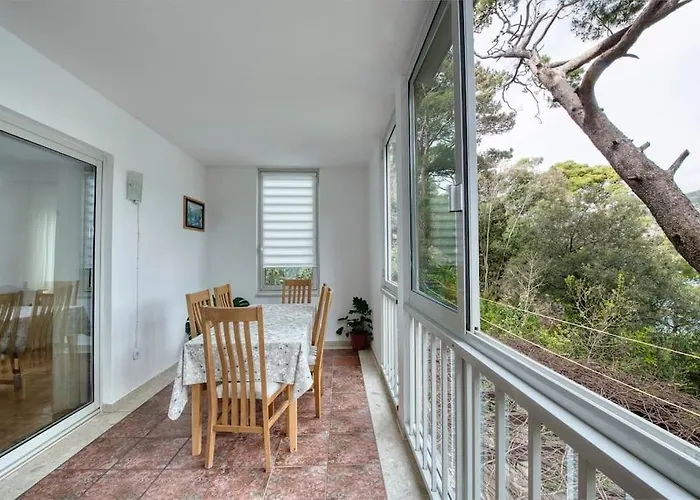 Sea Breeze 아파트